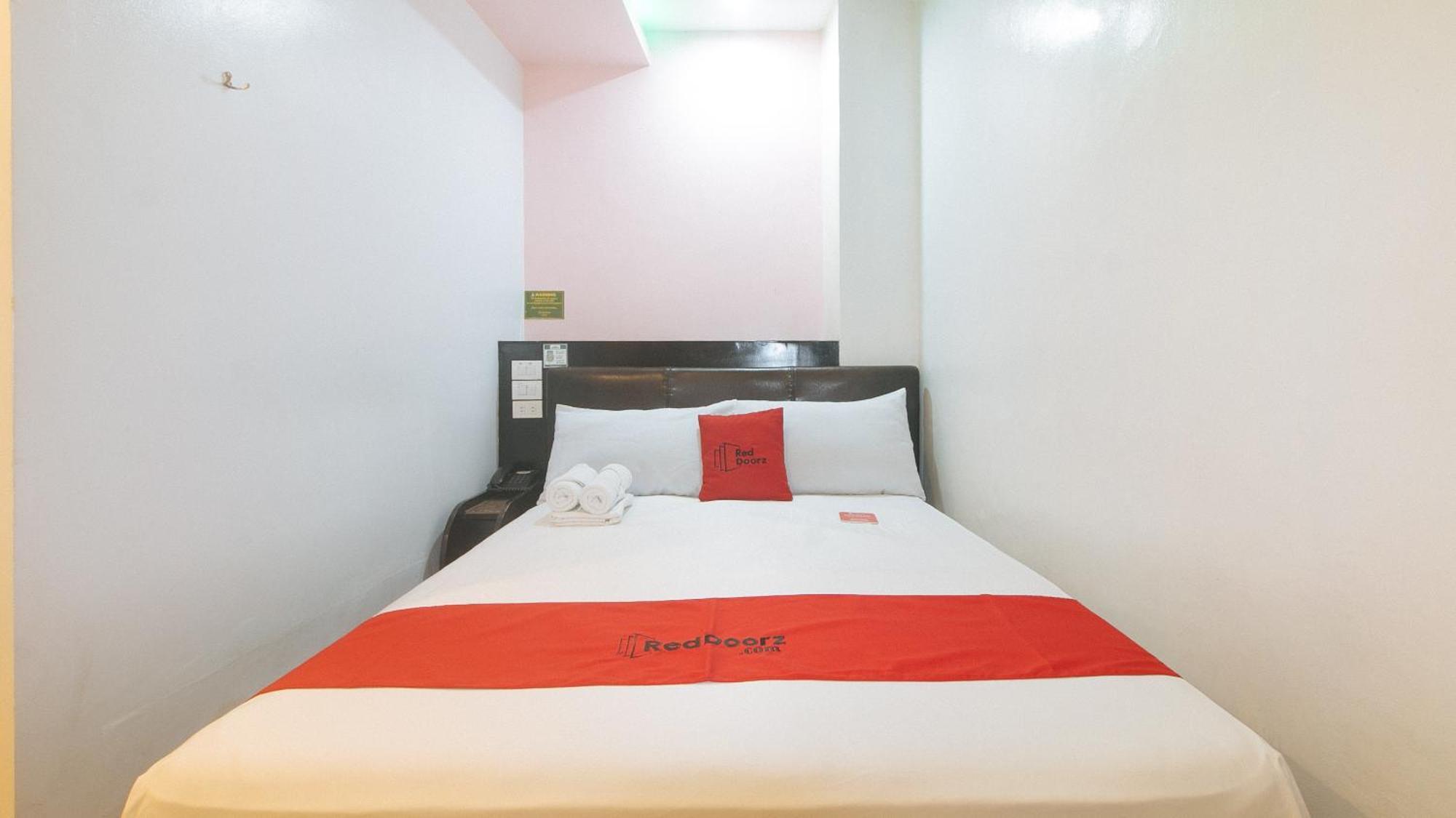 Reddoorz At Ranchotel Alabang Muntinlupa City Bagian luar foto