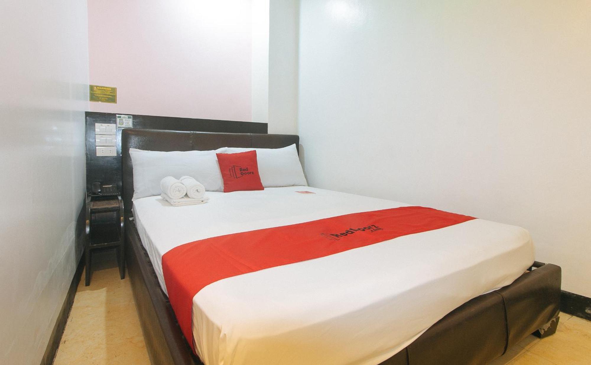 Reddoorz At Ranchotel Alabang Muntinlupa City Bagian luar foto