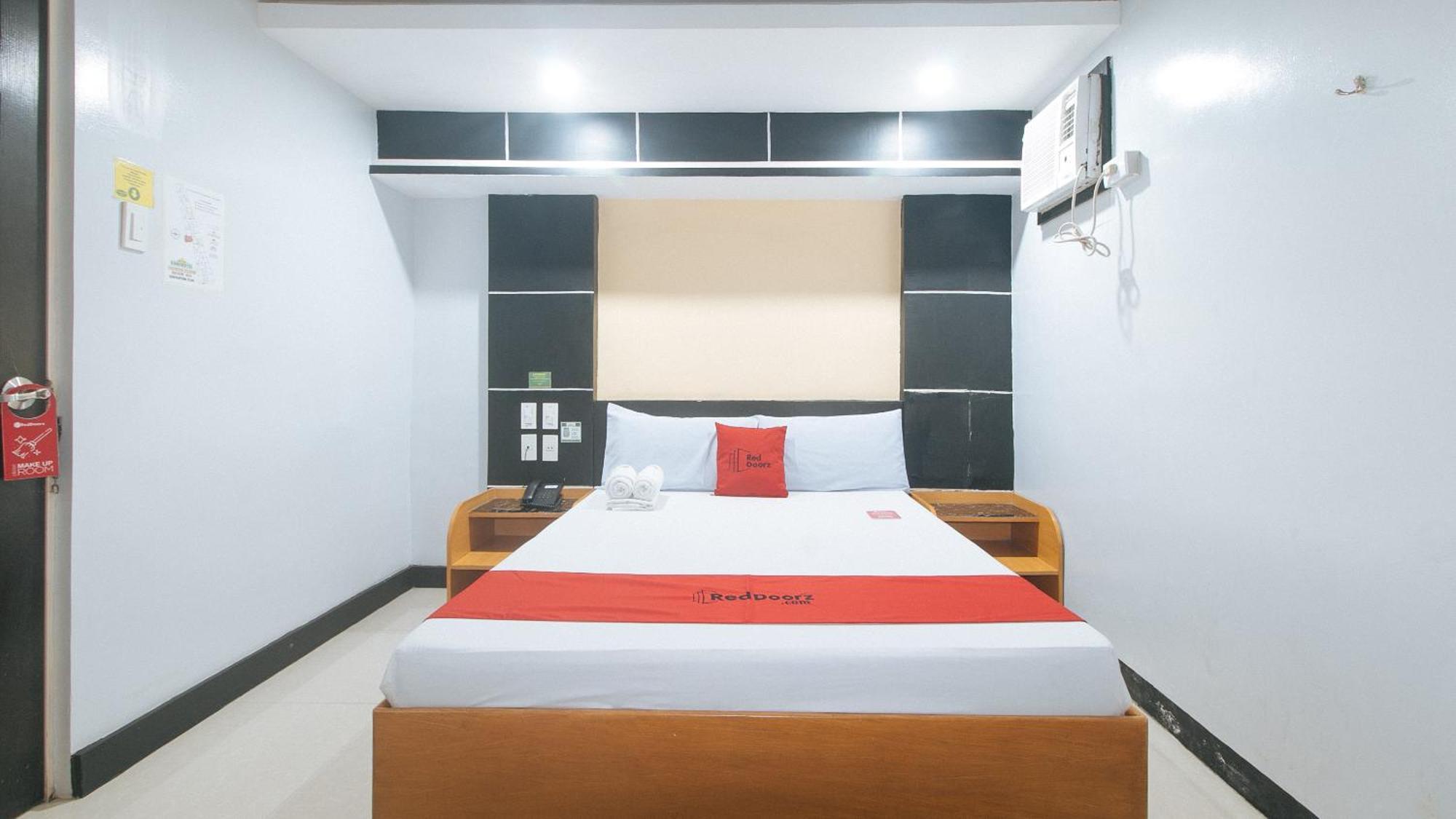 Reddoorz At Ranchotel Alabang Muntinlupa City Bagian luar foto