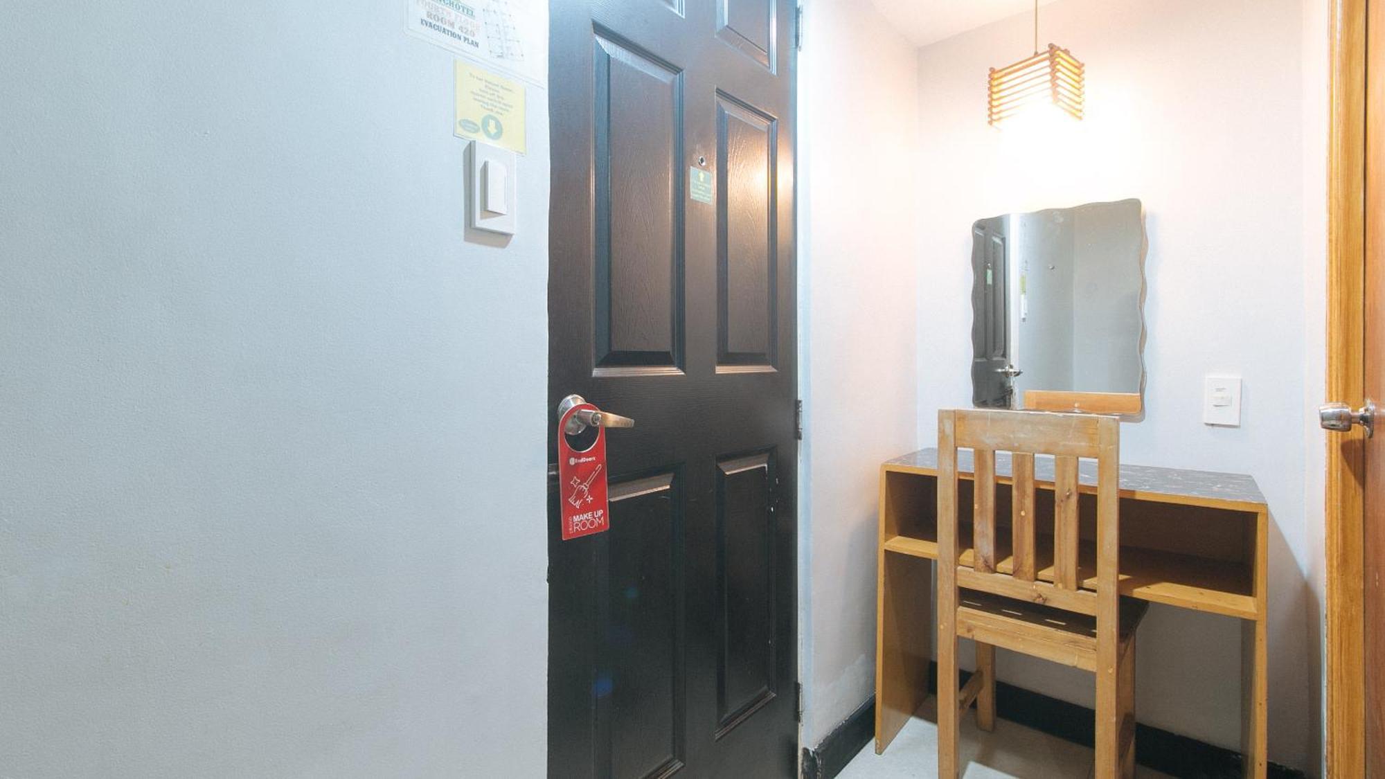 Reddoorz At Ranchotel Alabang Muntinlupa City Bagian luar foto