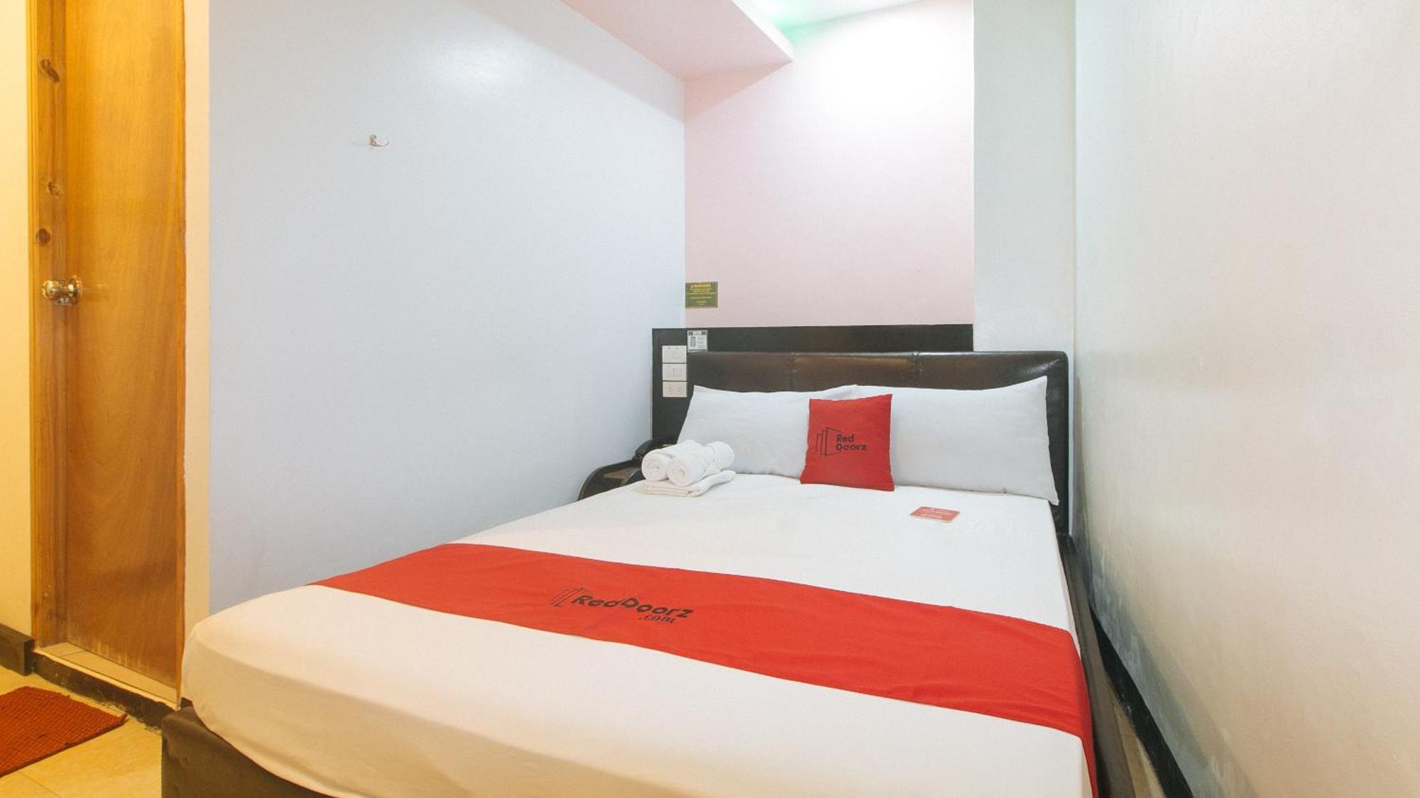 Reddoorz At Ranchotel Alabang Muntinlupa City Bagian luar foto